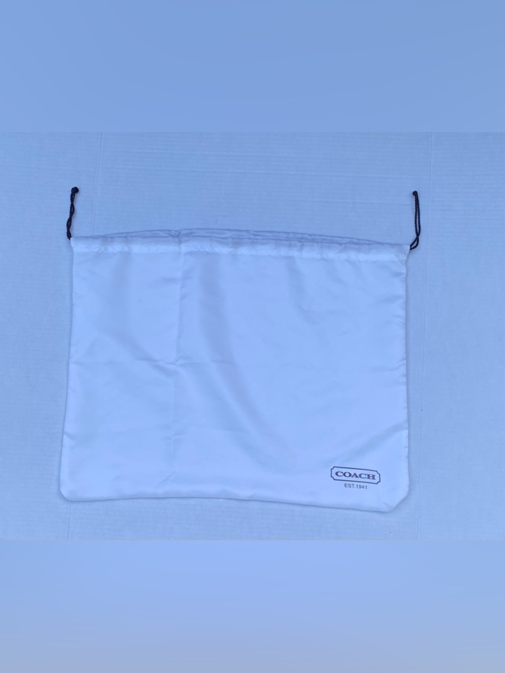 Coach-New York ~ Off White/Ivory
Satin Storage Dust Bag 🤎✨